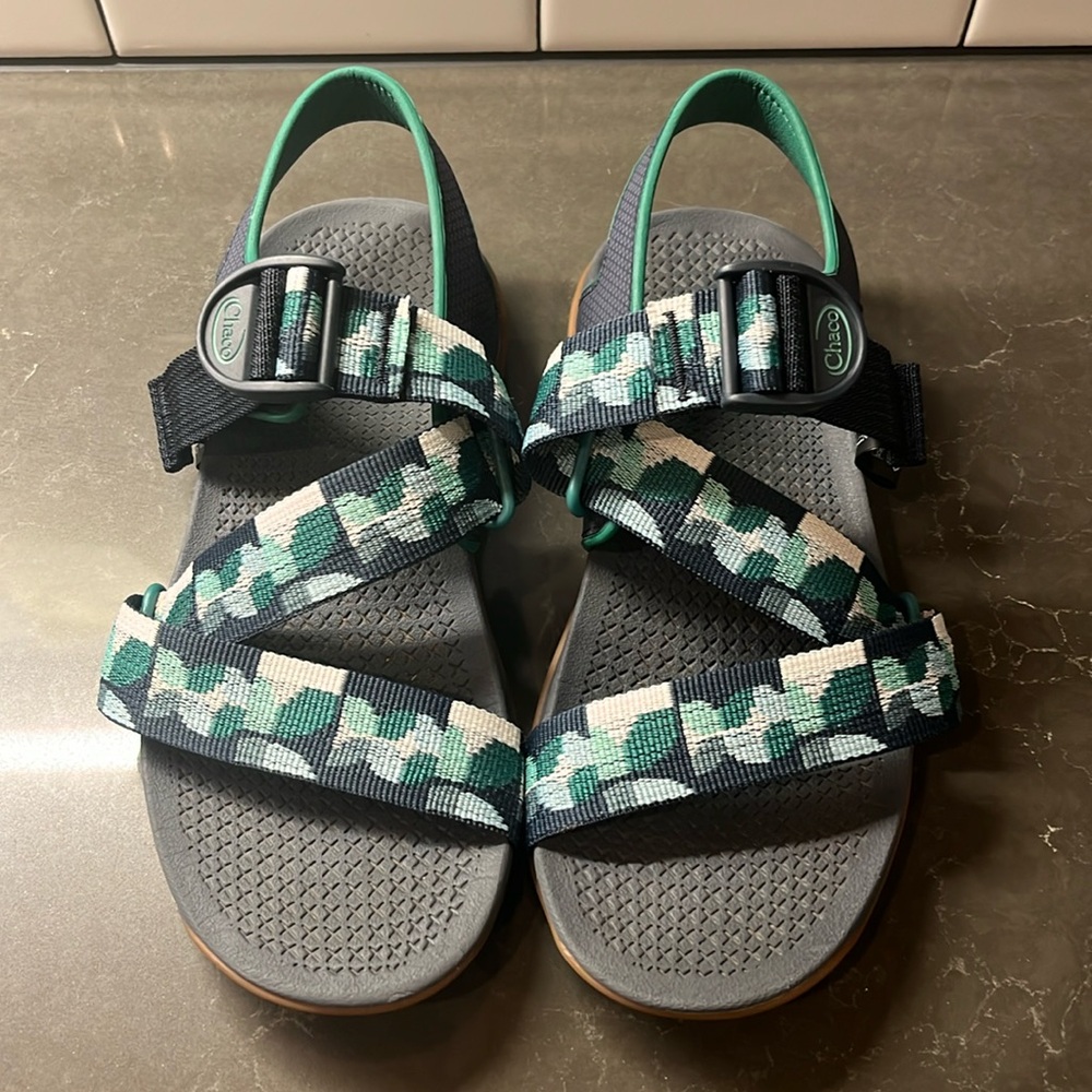 Chaco Women’s Sandals Navy and Green, Size 7
